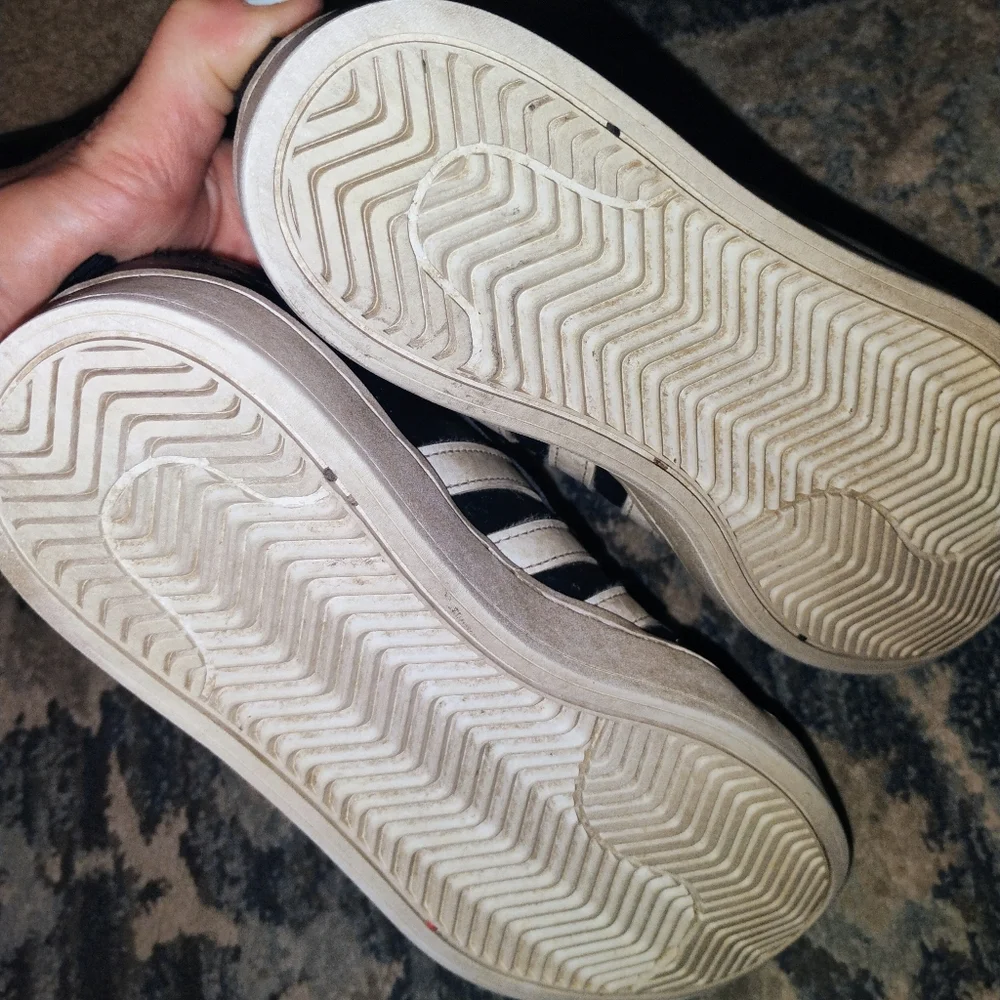 Kids ADIDAS shoes black and white, hard shell. Size 4 - Picture 11 of 12